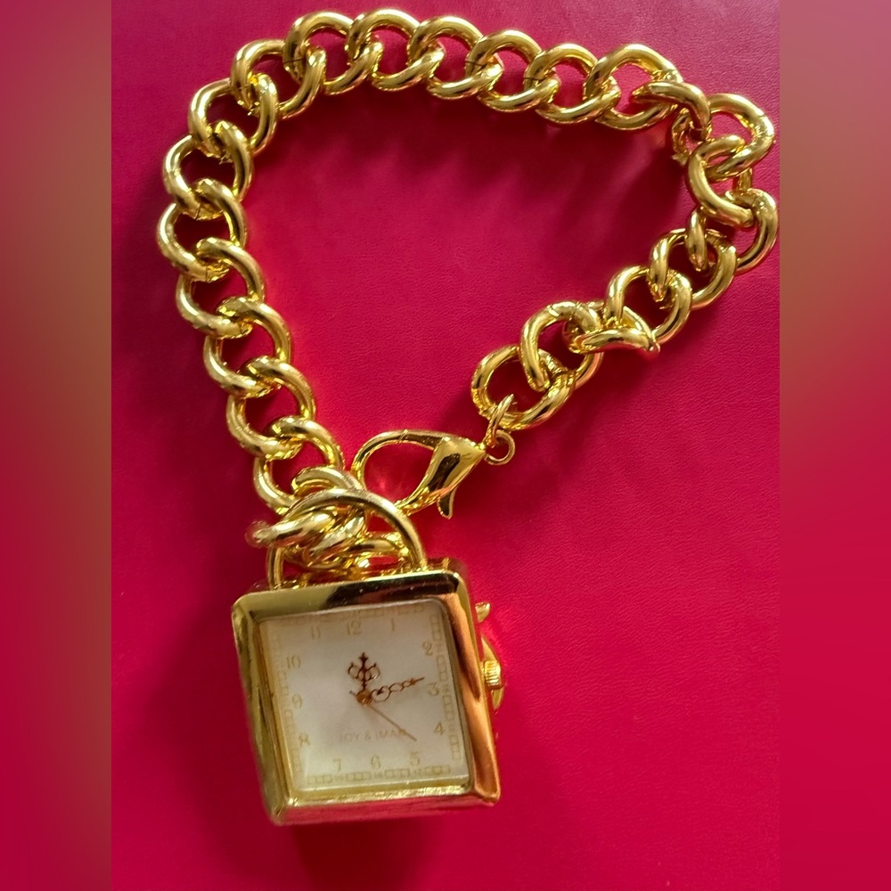 Luxurious Gold Chain Women's Watch